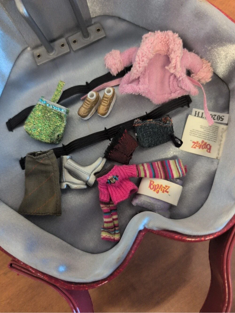 Lot 3 Mini Bratz Dolls + Clothes + Shoes + Accessories + Case